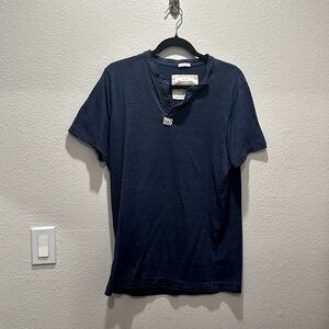 Abercrombie & Fitch Men’s Blue T-shirt